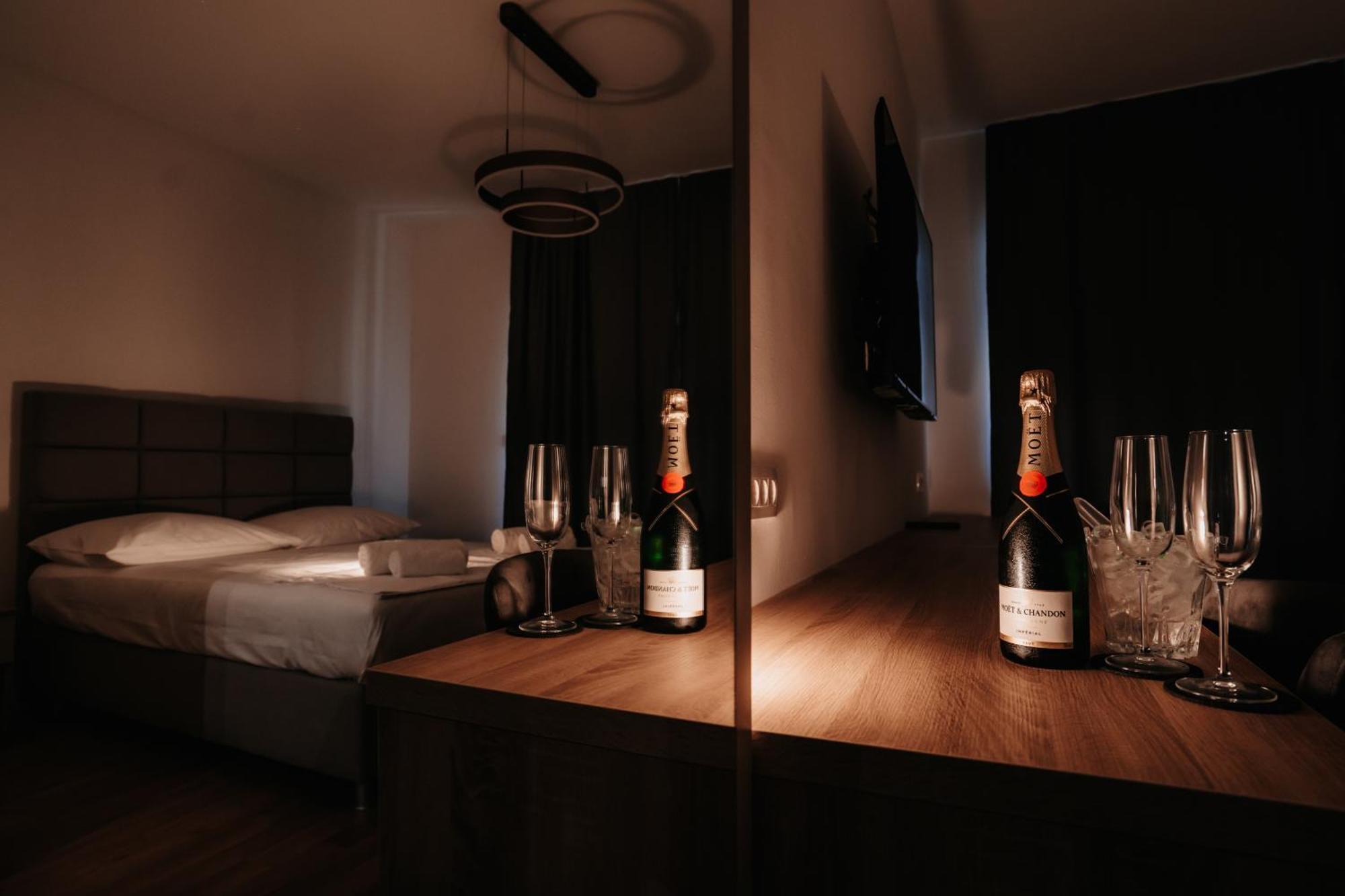 モスタルToro Hospitalityアパートメント エクステリア 写真
