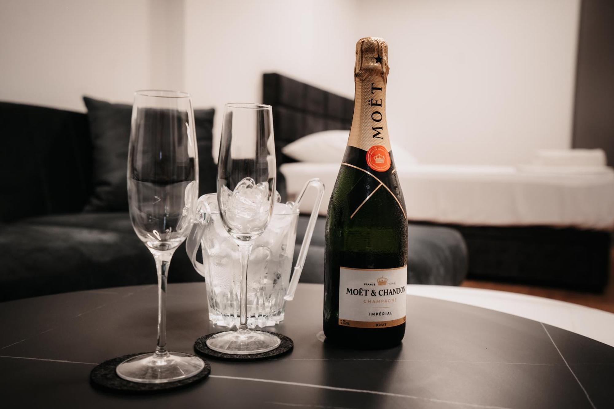 モスタルToro Hospitalityアパートメント エクステリア 写真